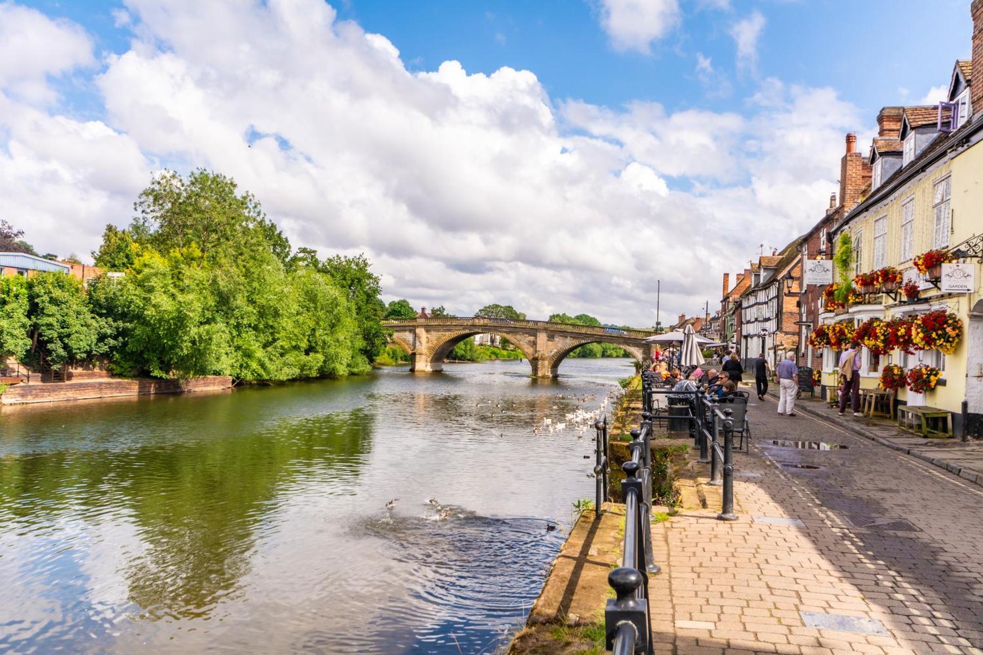 Bewdley River Cottage - Free Private Gated Parking For 2 Cars - River Front Location Exterior foto